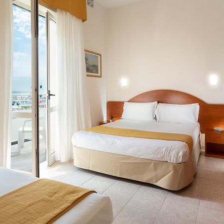 Hotel Vela D'Oro Римини Экстерьер фото