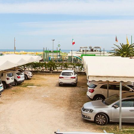 Hotel Vela D'Oro Римини Экстерьер фото