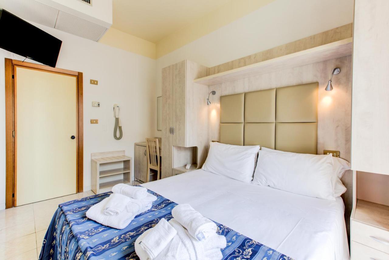 Hotel Vela D'Oro Римини Экстерьер фото