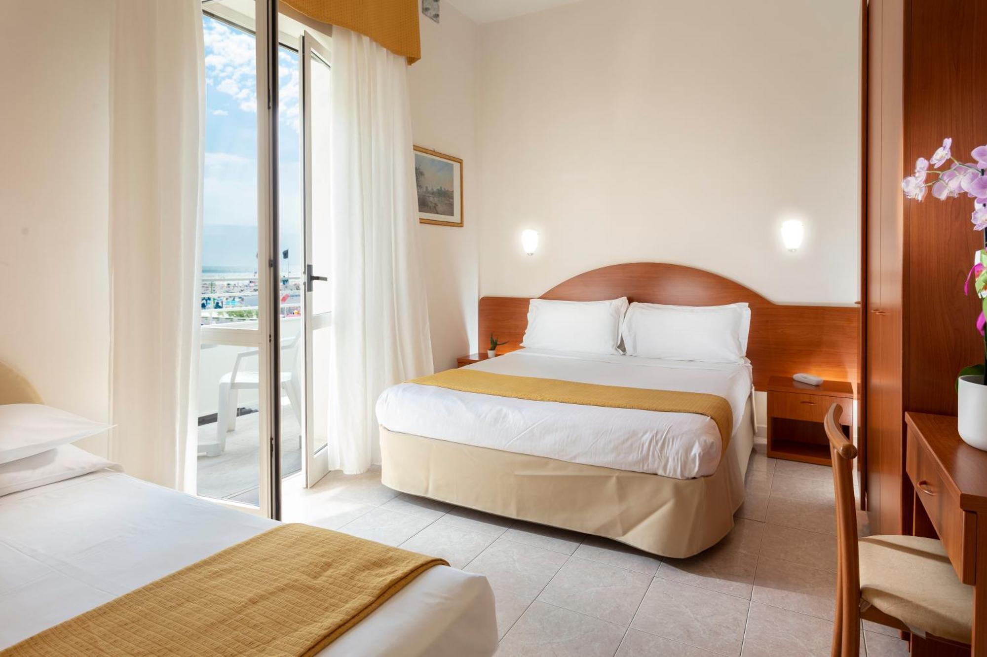 Hotel Vela D'Oro Римини Экстерьер фото