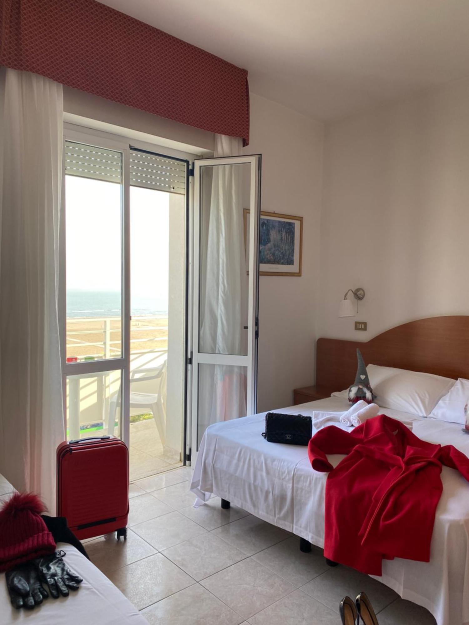 Hotel Vela D'Oro Римини Экстерьер фото