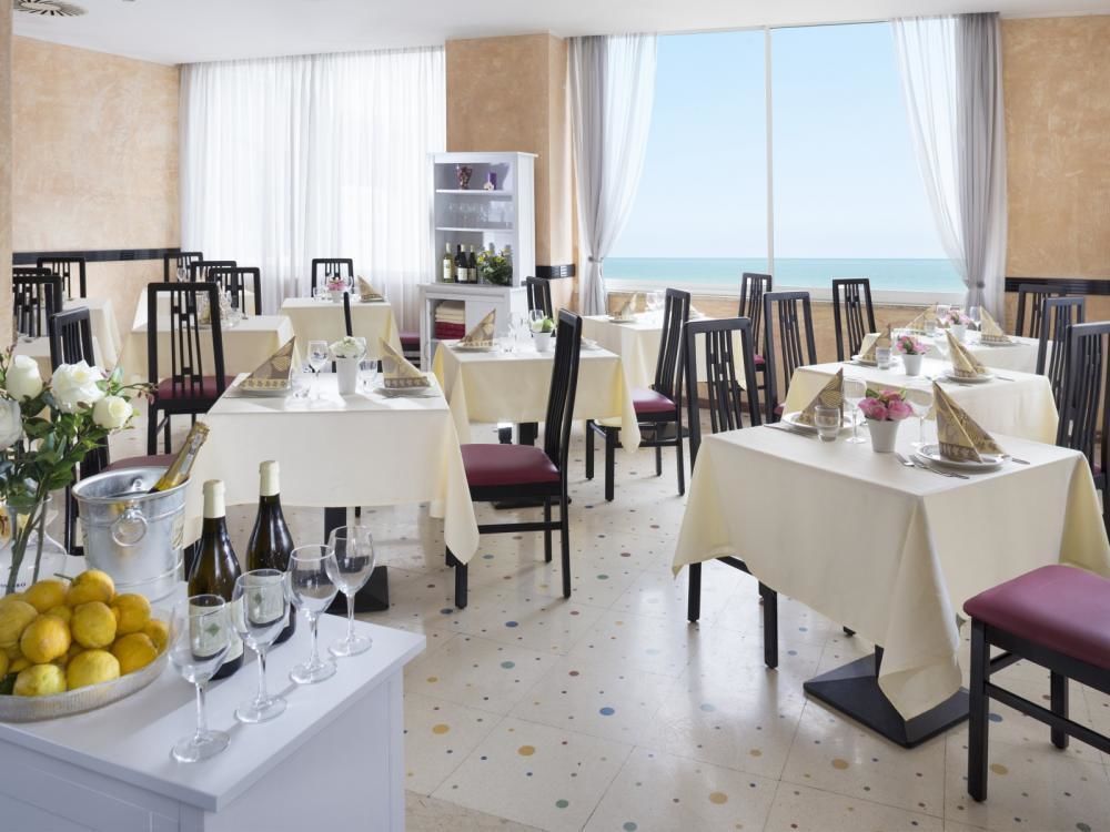 Hotel Vela D'Oro Римини Экстерьер фото